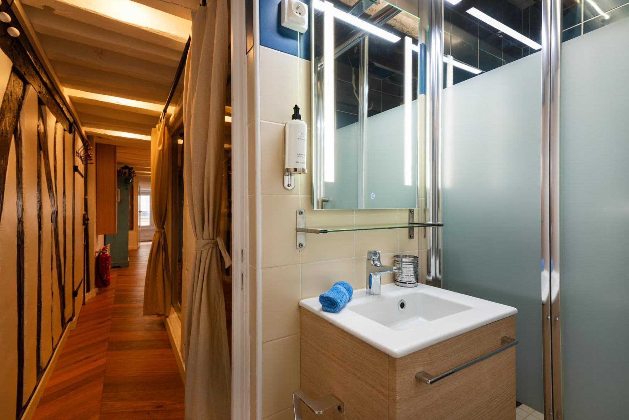Appartement Champs Elysee Near President's Palace With And Ac *
