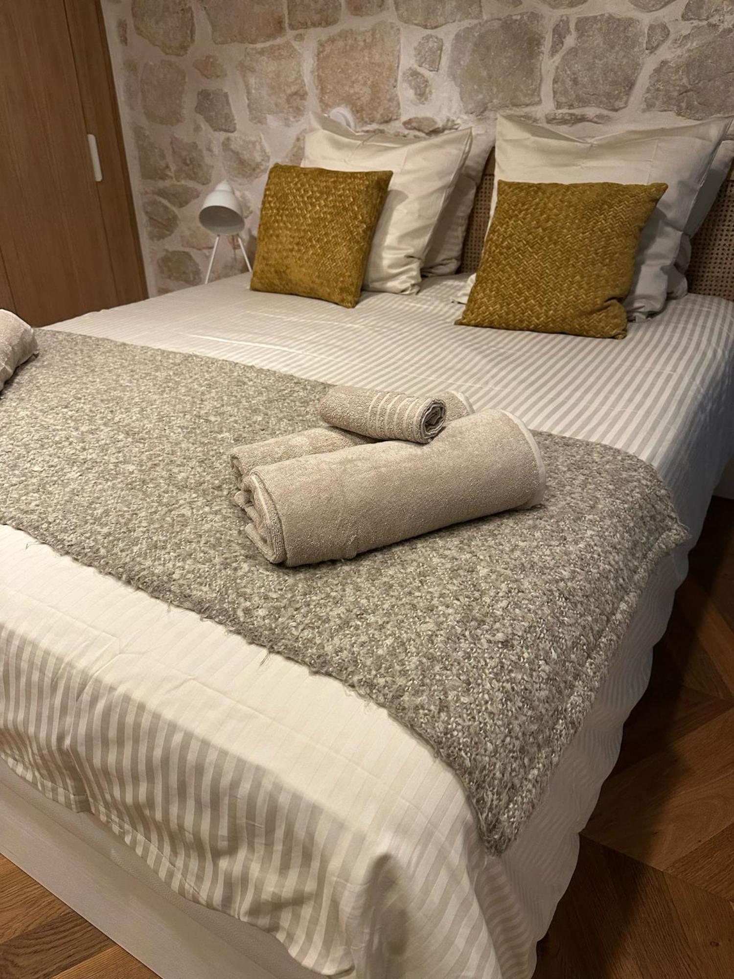 Appartement Champs Elysee Near President's Palace With And Ac